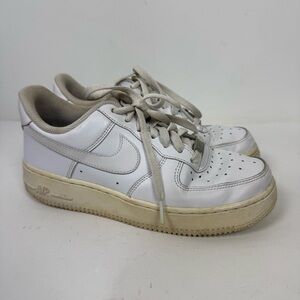 Nike White Classic Air Force 1 AF1 Sneakers Chunky Platform Trendy